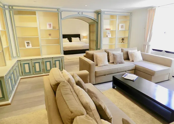 Larem Suites Old Town